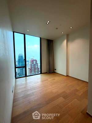 Condos for sale : 18th-Floor 2-BR Condo At 28 Chidlom, 300m To BTS Chit Lom (ID 3102370)