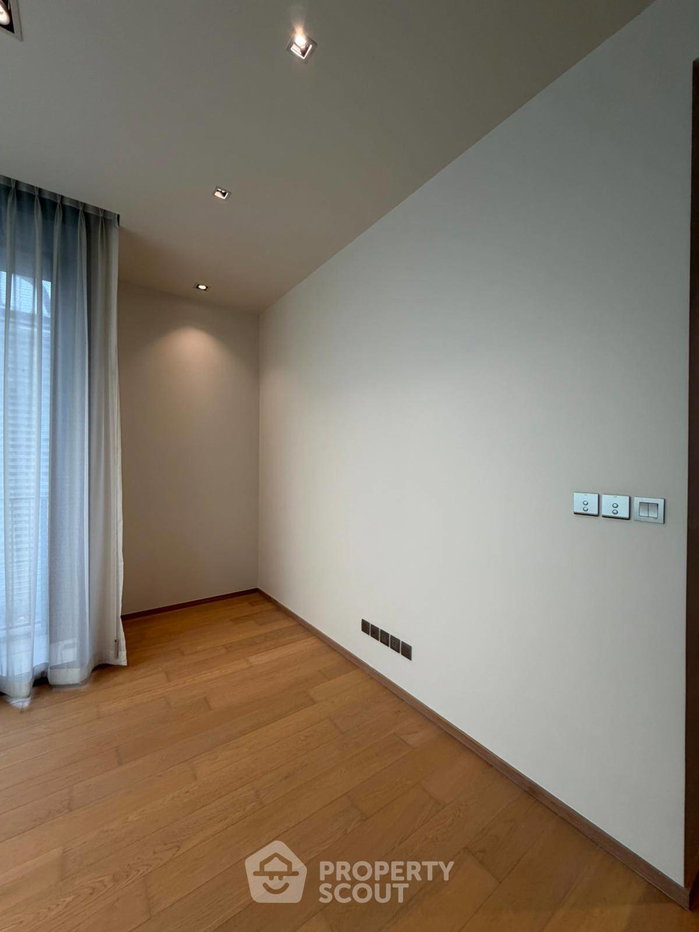 picture 2-BR Condo At 28 Chidlom, 18th Floor, 300m to BTS Chit Lom (ID 3102370) - 9/16
