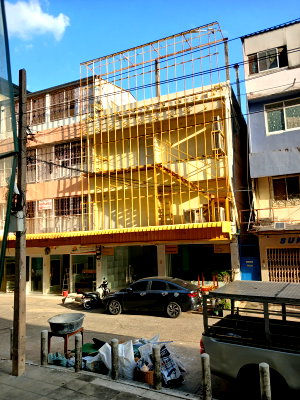 เช่าอาคารพาณิชย์ ถนนสามเสน : อาคารพาณิขย์3ชั้น30ตรวติดmrtเตาปูน