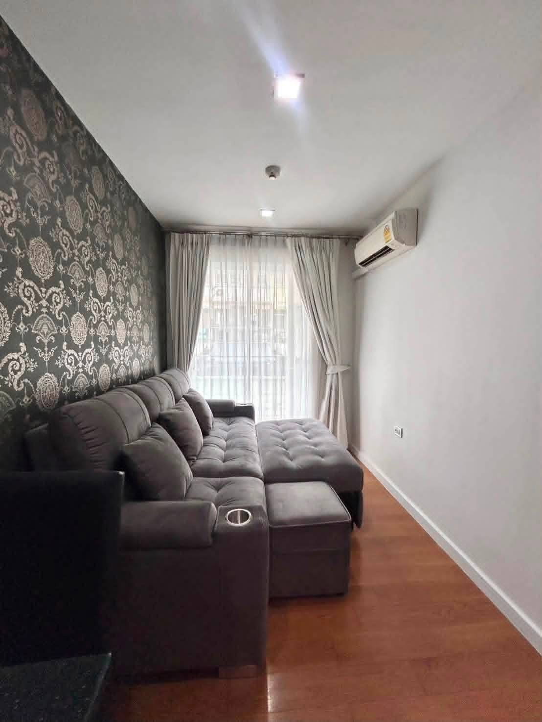 Urgent 💖 Rent Condolette Light Convent MRT Silom