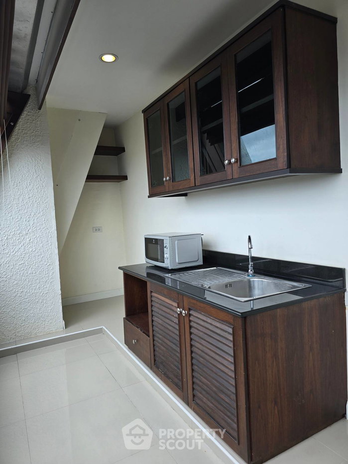รูป คอนโด 1 ห้องนอน ชั้นสูง 176 / 35 ตร.ม. ที่ The Royal Navin Tower ใกล้ MRT คลองเตย (ID 3098535) - รูปที่ 7/8