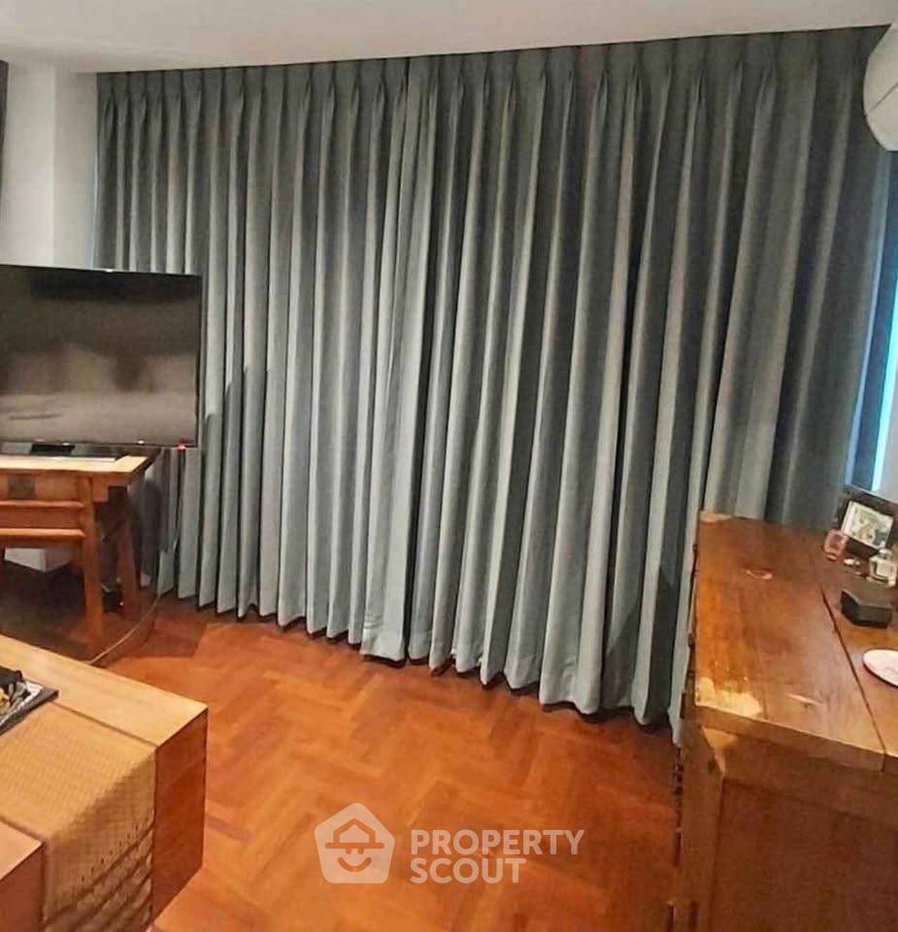 picture 2-BR 116 Sqm Condo For Rent At Supreme Ville Condominium, MRT Khlong Toei (ID 3098514) - 11/23