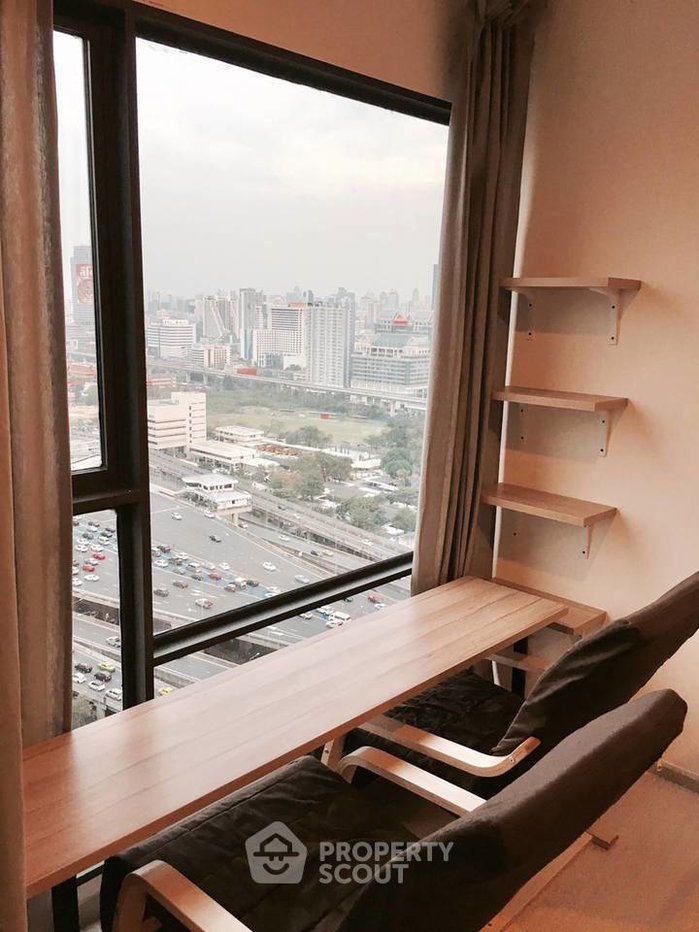 picture 1-BR Condo At Rhythm Asoke, 37th Floor | 300m To MRT Phra Ram 9 (ID 301732) - 8/14