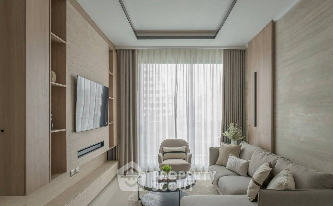 picture Well-Priced 2-BR Condo (72 Sqm) at Supalai Oriental Sukhumvit 39 Near MRT Phetchaburi (ID 3100377) - 1/5