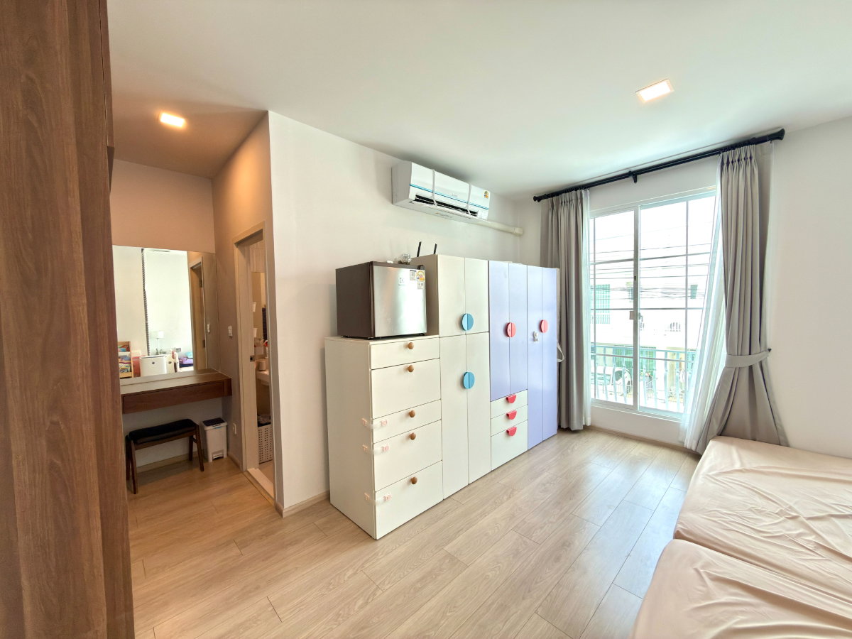 รูป [ขาย] ทาวน์โฮม Villaggio 3 สภาพใหม่กริบ! ต่อเติมครบจบพร้อมอยู่ 3 นอน 3 น้ำ เพียง 4.99 ล้านบาท - รูปที่ 20/27