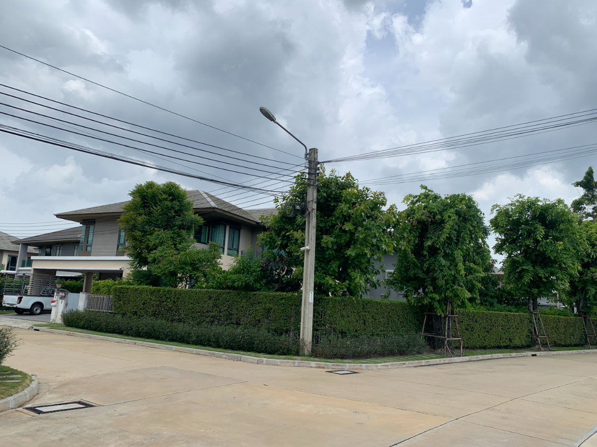 รูป ขายบ้านเดี่ยวหรู เศรษฐศิริ ปิ่นเกล้า กาญจนาภิเษก สาย2 หลังมุม ตามหลักฮวงจุ้ย อยู่แล้วรวยมาก บนพื้นที่ 140 ตารางวา 4ห้องนอน 4 ห้องน้ำ - รูปที่ 6/27