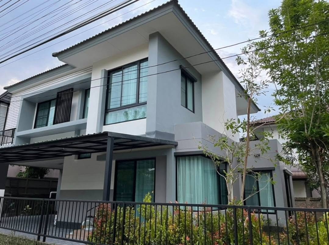 รูป บ้านเดี่ยวหลังใหญ่ หน้าสวน 2 ชั้น 3 ห้องนอน ในหมู่บ้าน วรารมย์ พรีเมียม ศาลากลาง (R1355) T.094-651-1456 - รูปที่ 13/16