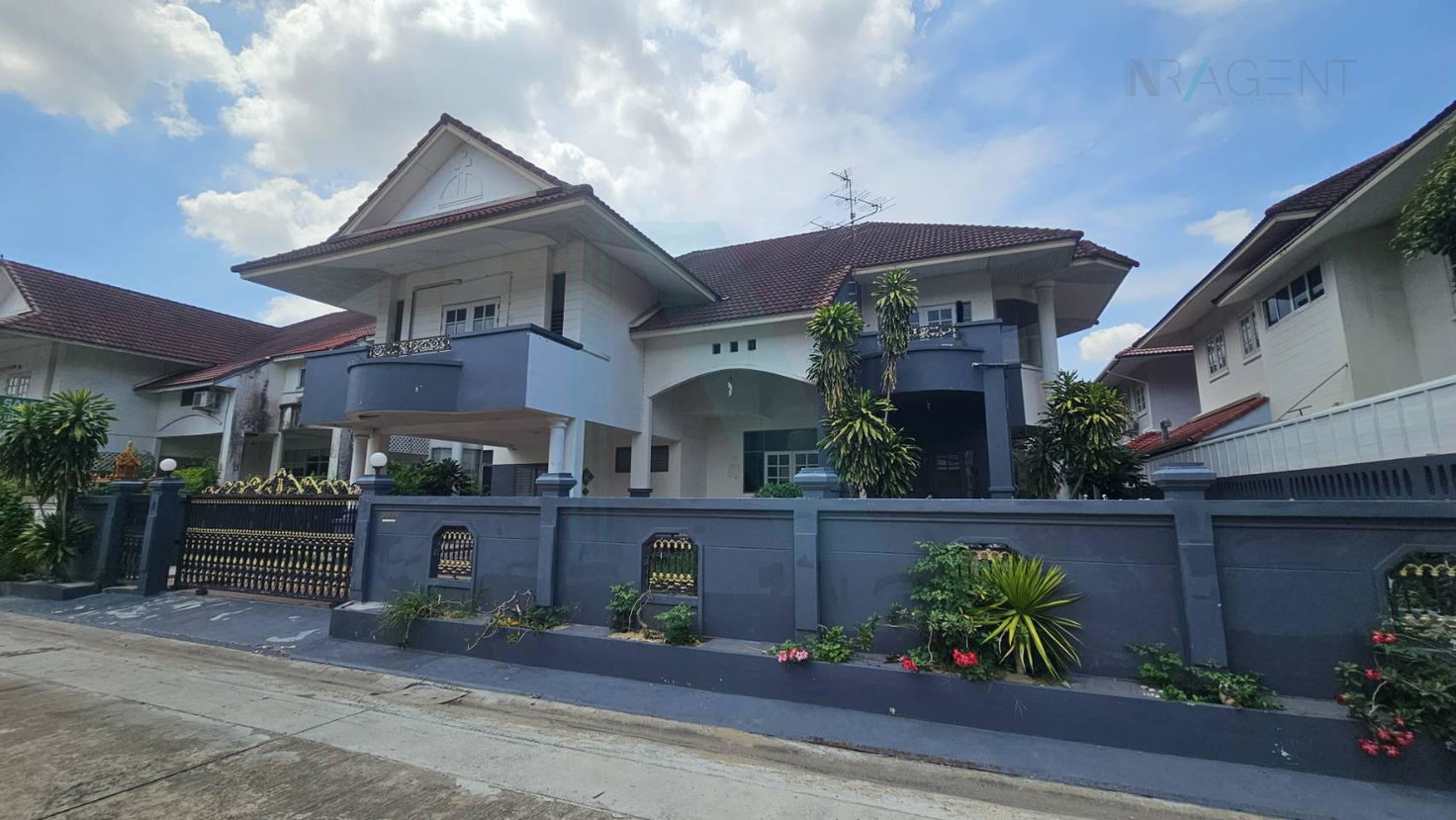 รูป ขายบ้านเดี่ยว โครงการ ปรีชา ศรีนครินทร์ 2 ชั้น 4 ห้องนอน 4 ห้องน้ำ - รูปที่ 4/8