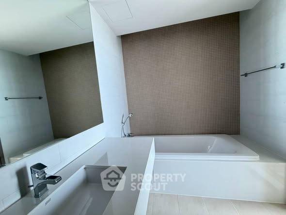picture 1-BR Condo Marina Bayfront Sriracha, High-Floor 24th, Si Racha (ID 3097296) - 3/3