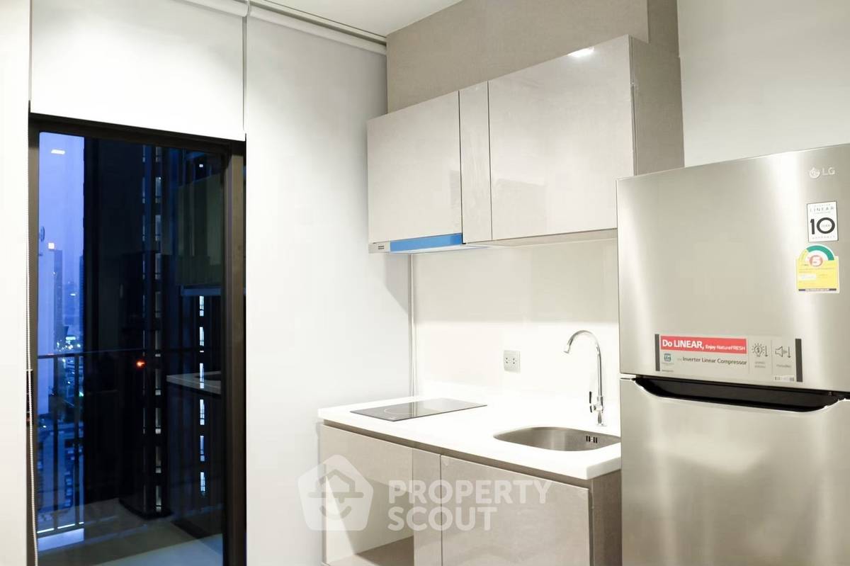 picture 24th-Floor 1-BR 33 Sqm Life Asoke - Rama 9, 300m to MRT Phra Ram 9 (ID 2249701) - 8/10
