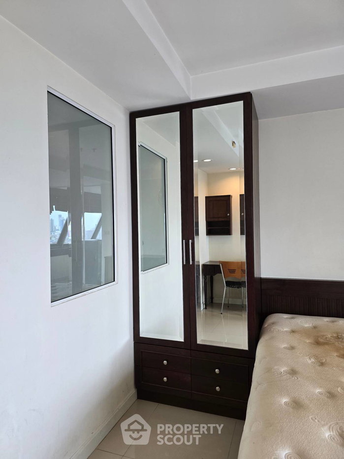 รูป คอนโด 1 ห้องนอน ชั้นสูง 176 / 35 ตร.ม. ที่ The Royal Navin Tower ใกล้ MRT คลองเตย (ID 3098535) - รูปที่ 4/8