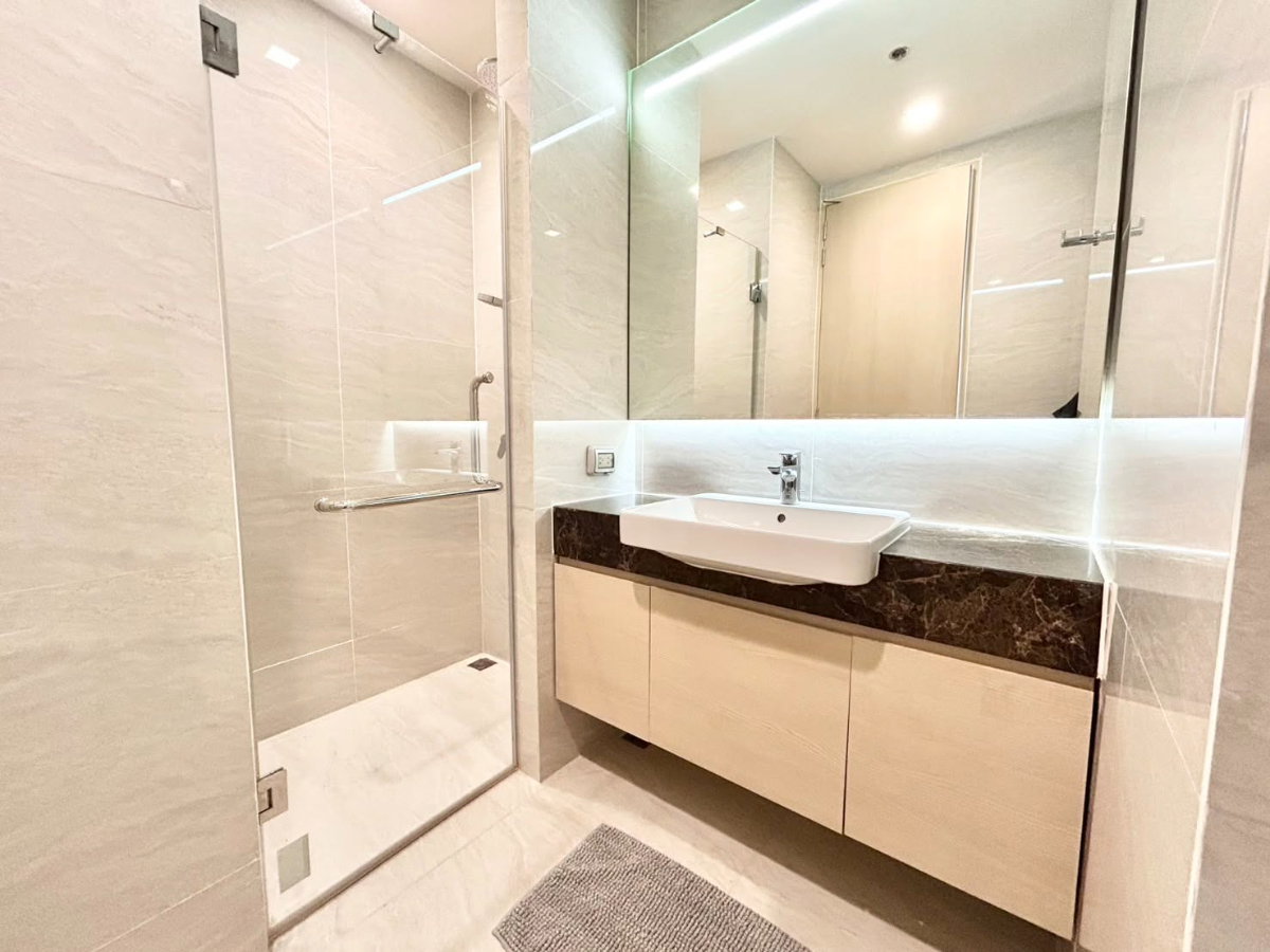 picture ✨🏙️ Noble State Sukhumvit 39 | Spacious 2BR Condo for Rent | Prime Phrom Phong Location - 7/11