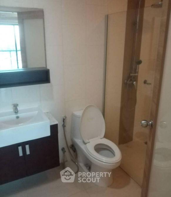 picture 3-BR Condo Renova Residence Chidlom, 400m to BTS Phloen Chit (ID 2493081) - 6/6