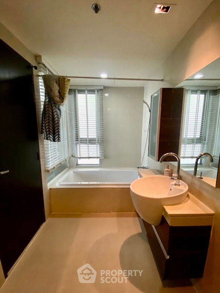 picture 2-BR 60 Sqm Condo At Sky Walk Residences, 200m to BTS Phra Khanong (ID 2237101) - 5/5