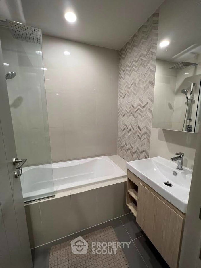 picture High-Floor 1-BR 35 Sqm At Oka Haus Sukhumvit 36 Near BTS Thong Lor (ID 3102420) - 6/8