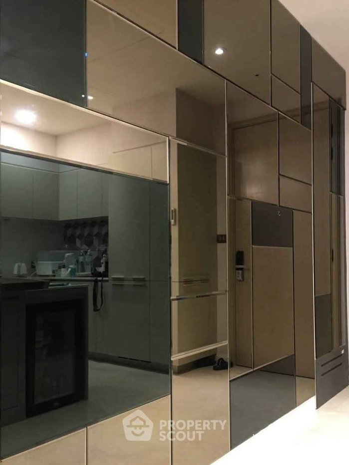 picture 35th-Floor 1-BR 65 Sqm At Magnolias Waterfront Residences, BTS Saphan Taksin (ID 3102348) - 2/11