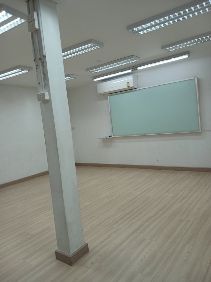 picture Building 3 floor for rent close to MRT Taopoon - 9/11