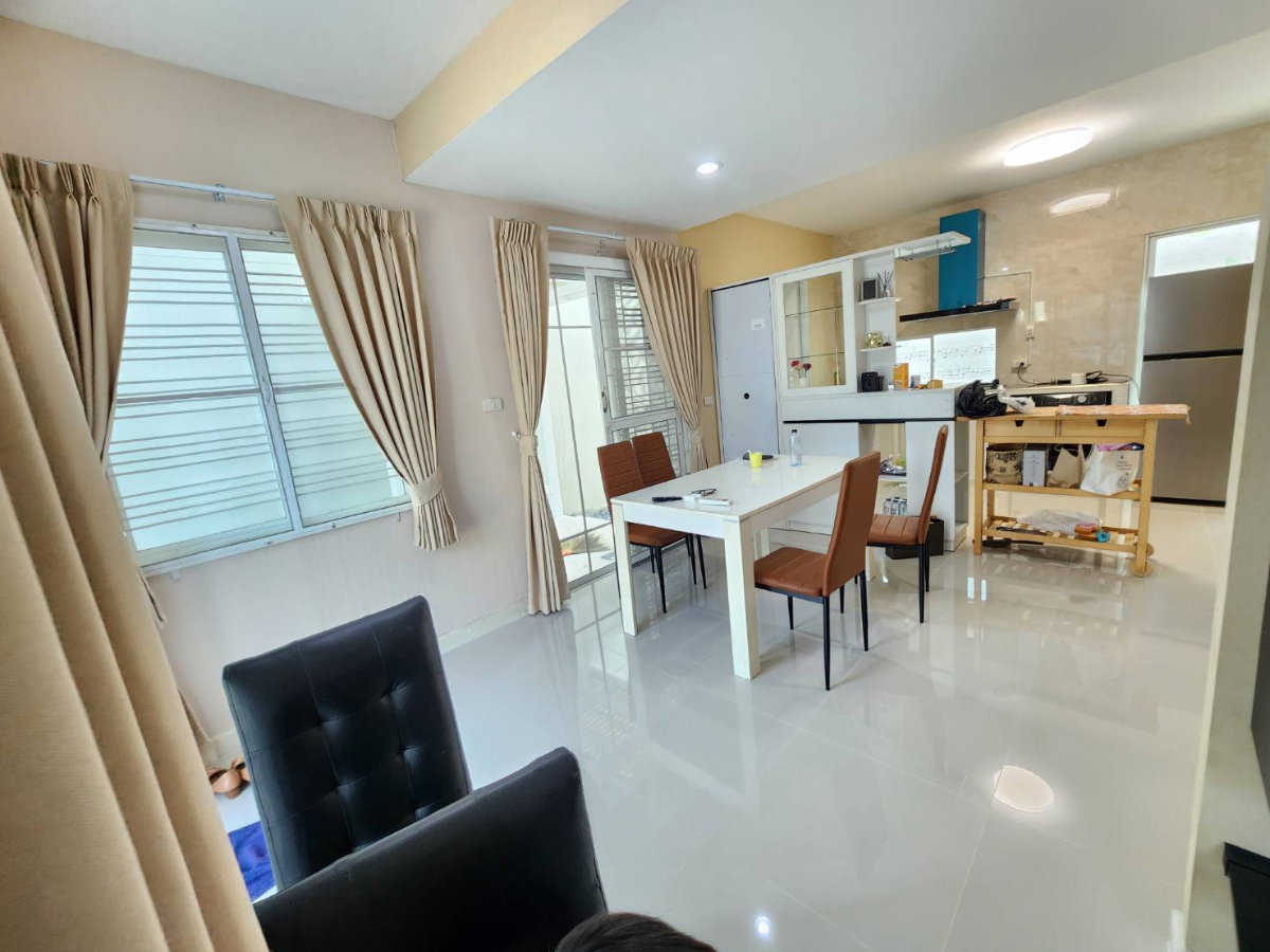 รูป H 992 ให้เช่า บ้านแฝด ม.The Village Bangna สภาพดี มีเฟอร์นิเจอร์ ใกล้เมกกะ บางนา ราคา 24,000 บาท - รูปที่ 4/11