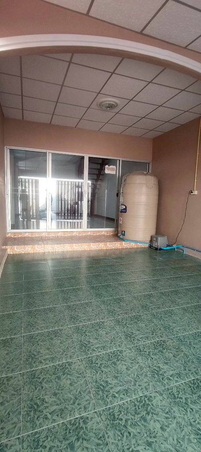 picture 2-story townhouse for sale, corner unit - 5/10