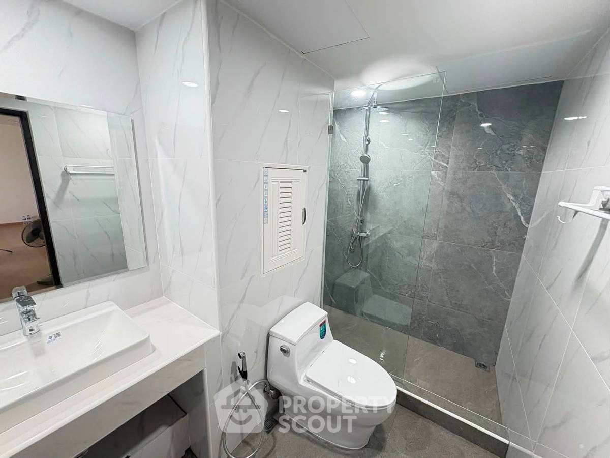 picture 1-BR 76 Sqm High-Floor At Supalai Place Sukhumvit 39, BTS Phrom Phong (ID 3103461) - 8/10