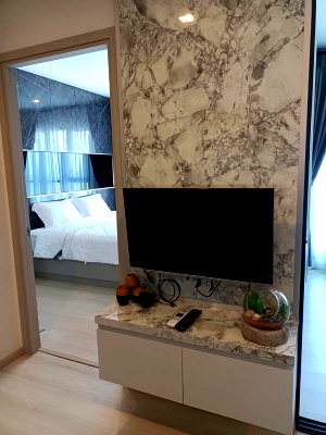 Condos for rent : (BB219) Condo Life​ sukhumvit 48.​  2bed 1bath  (41sqm)  with modern  built in ready to move close to BTS and malls 