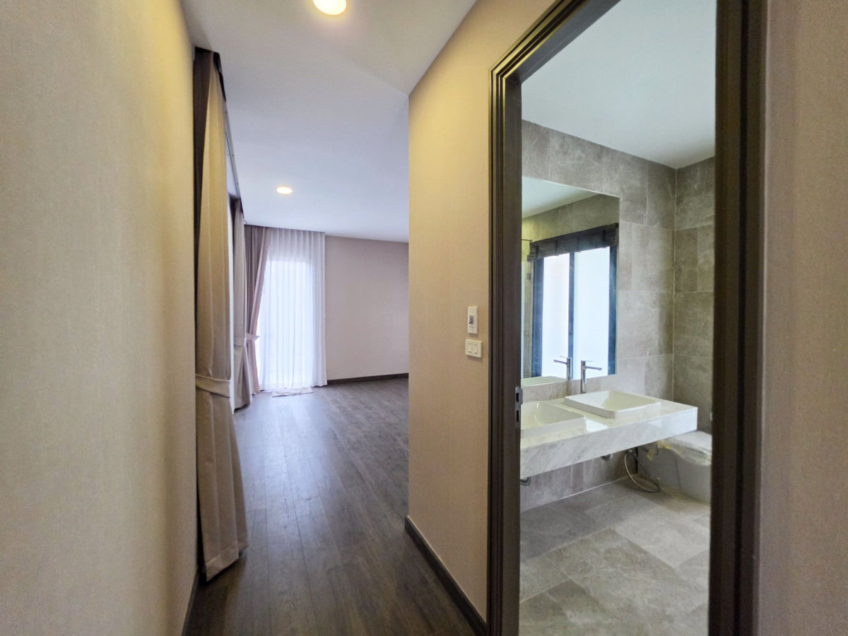 รูป ขายบ้านเดี่ยวลักชัวรี่ 4 ห้องนอน 5 ห้องน้ำ 109.9 ตร.วา พื้นที่ใช้สอย 448 ตร.ม. | ฉัตรเพชร ลักชัวรี่ คัสตอมไมซ์ ถนนเหล่านาดี ขอนแก่น - รูปที่ 13/20