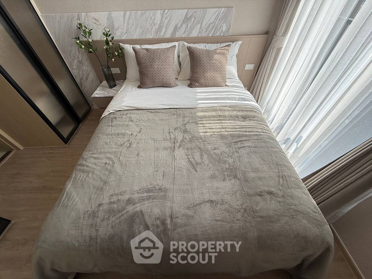 picture 30 Sqm 1-BR Noble State 39, 30th-Floor Near BTS Phrom Phong (400m) (ID 1946045) - 1/11