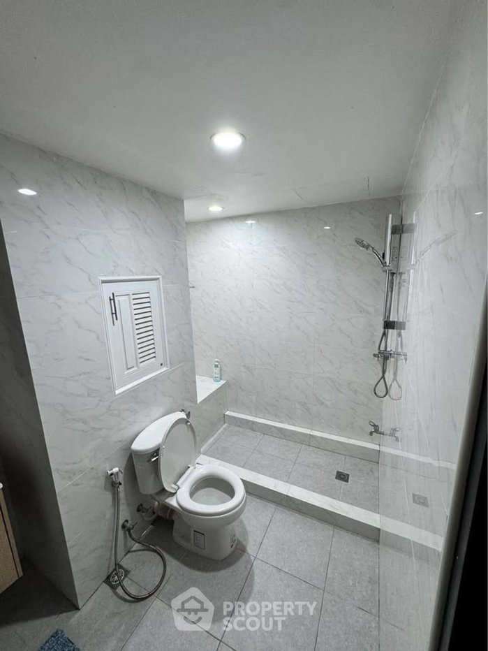 picture 1-BR Condo Supalai Place Sukhumvit 39, 77 Sqm Near BTS Phrom Phong (ID 2783538) - 3/4