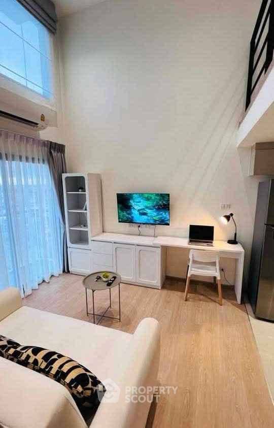picture High-Floor 1-BR 30.6 Sqm At Na Reva Charoennakhon, BTS Pho Nimit (ID 3108258) - 3/9