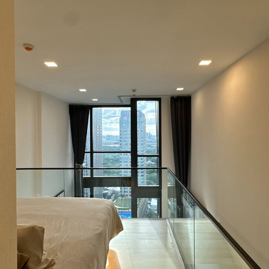 รูป The Privacy Jatujak - เดอะ ไพรเวซี่ จตุจักร 🌿 ห้อง Duo Space วิวสวนจตุจักร พื้นที่กว้าง 2 ชั้น ✨ - รูปที่ 4/10