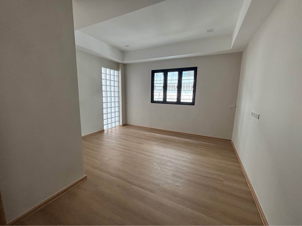 picture For Rent: Modern Home Office at Oak House Sukhumvit 101/1 | Near BTS Udom Suk - 4/5