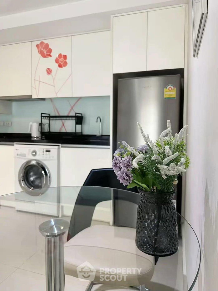 picture 40 Sqm 1-BR Condo For Rent At Le Nice Ekkamai, BTS Ekkamai (ID 2911416) - 6/9
