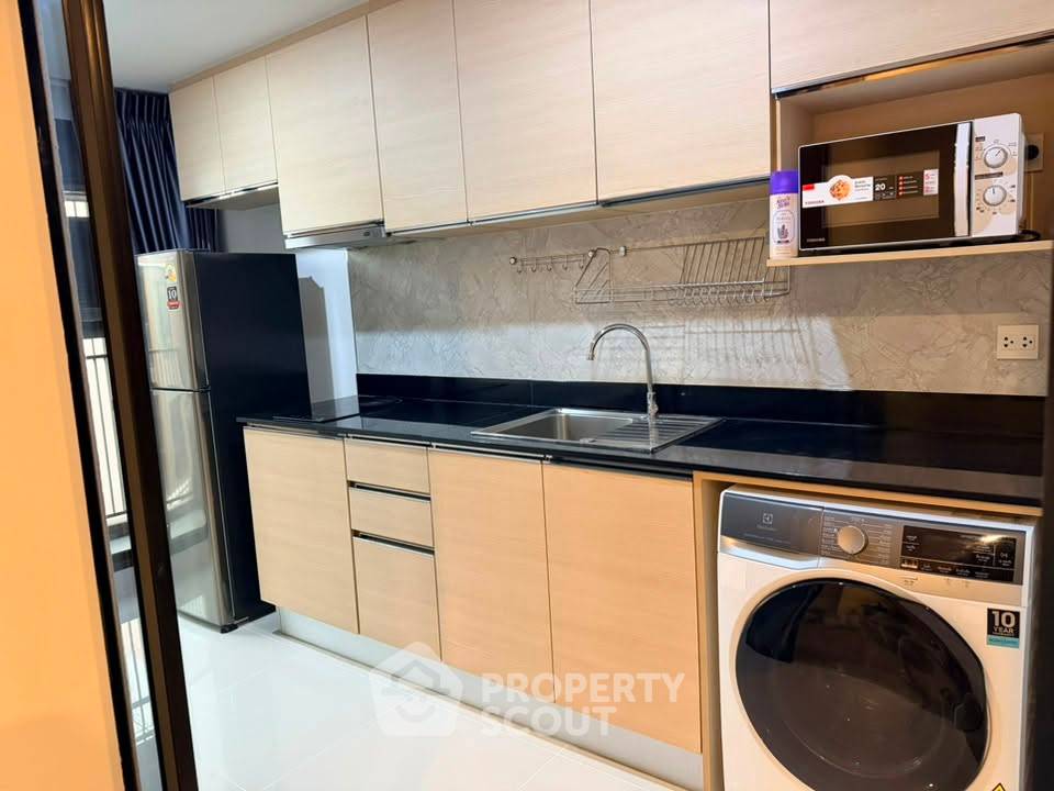 picture 1-BR Condo At The Shade Sathorn 1, MRT Khlong Toei (ID 3105938) - 12/16