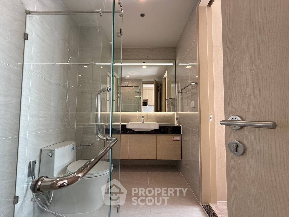 picture 30 Sqm 1-BR Noble State 39, 30th-Floor Near BTS Phrom Phong (400m) (ID 1946045) - 7/11