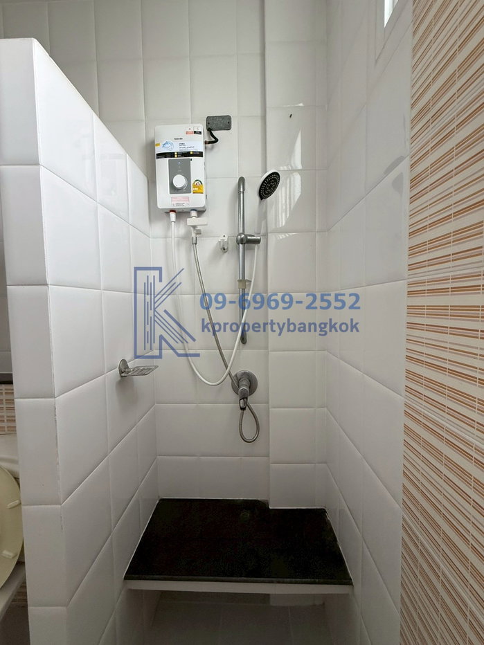 รูป ขายทาวน์โฮม 3.5 ชั้น The Metro Rama 9 ใกล้รถไฟฟ้า ใกล้มอเตอร์เวย์ 200 ตร.ม. ราคา 3.49 ล้าน ติดต่อ 09-6969-2552 - รูปที่ 28/31