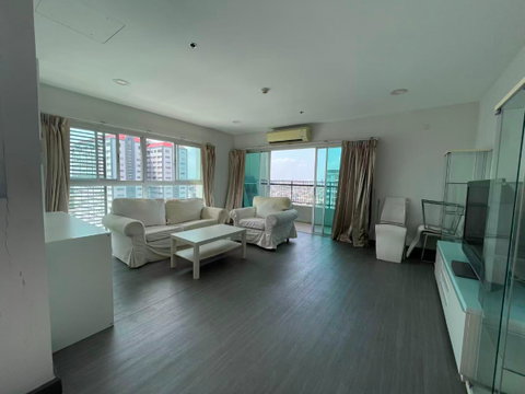 2 Beds 2 Baths, High Rise High Floor, 3 Mins from MRT station