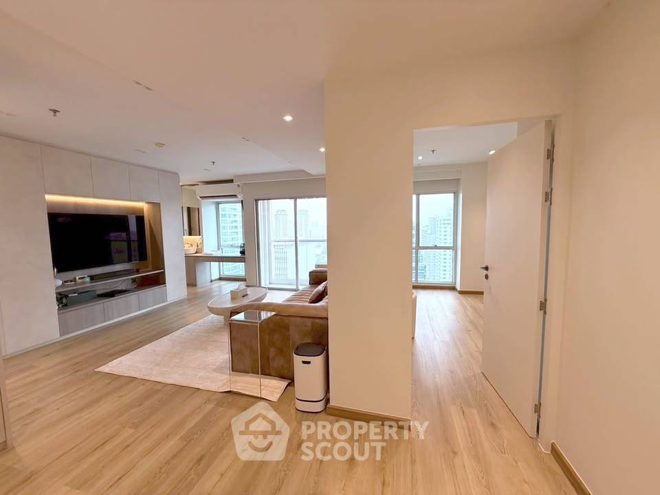 picture 2-BR Condo For Sale At Silom Suite Condominium, 60m To BTS Saint Louis (ID 3107541) - 8/15