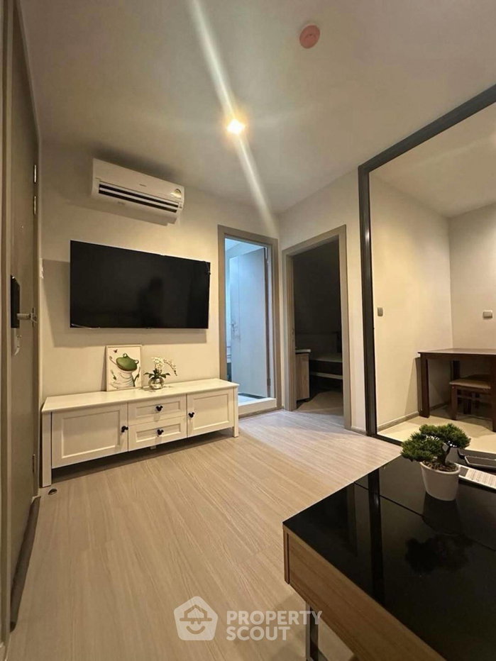 picture 1-BR Condo At Life Asoke - Rama 9, 300m MRT Phra Ram 9 (ID 2617183) - 1/3