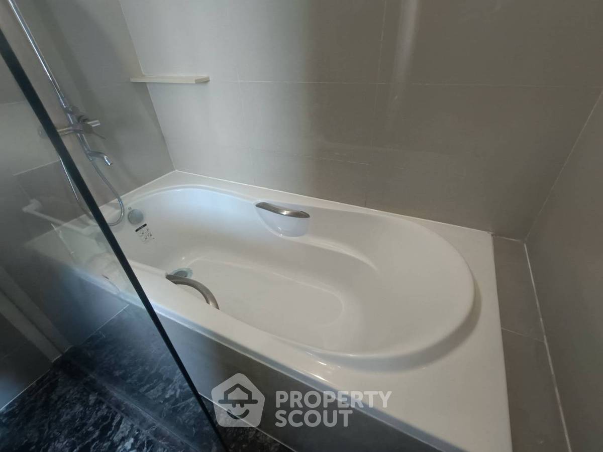 picture 1-BR Condo At The Edge Sukhumvit 23, High-Floor 24, 200m To MRT Sukhumvit (ID 3097395) - 15/15