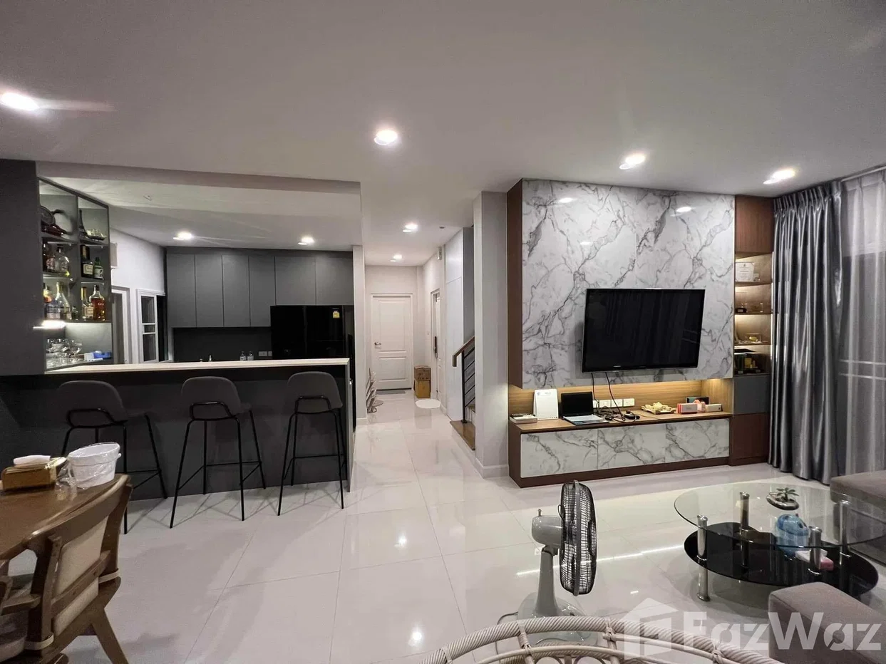 picture 4 Bedroom House for sale at Centro Rama 9-Motorway 2 1717998 - 2/17