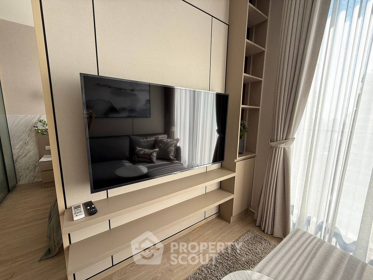 picture 30 Sqm 1-BR Noble State 39, 30th-Floor Near BTS Phrom Phong (400m) (ID 1946045) - 4/11