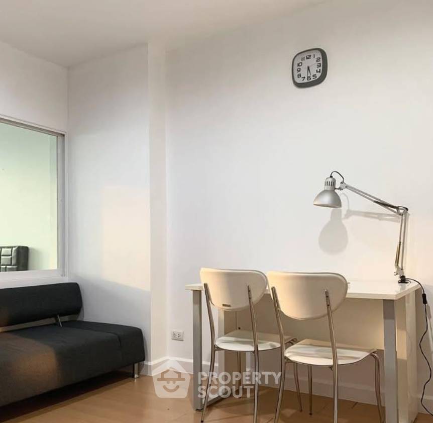 picture 1-BR 40 Sqm Condo In Life @ Ratchada-Huaikwang, 400m MRT Sutthisan (ID 3100646) - 2/4