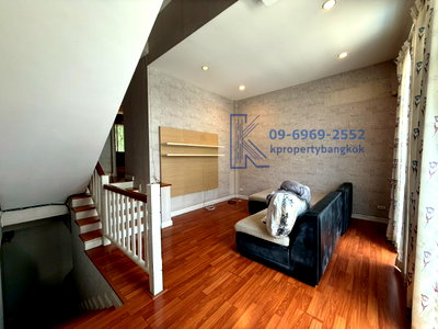 Townhouses for sale Airport Link Ban Thap Chang  : Rama 9 Townhome Near Yellow Line MRT & Airport 3.5 Storeys 200 sq.m. Great Investment