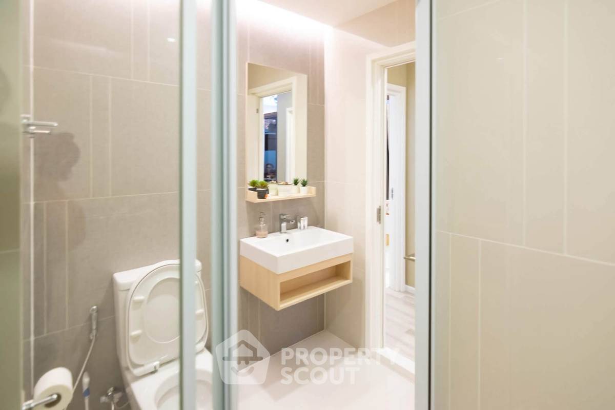 picture 33rd-Floor 2-BR 55 Sqm Condo For Rent, The Key Sathorn - Charoenraj (ID 3103900) - 8/8