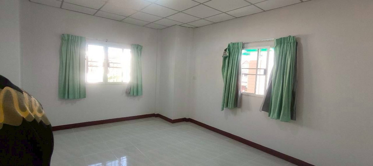 picture 2-story townhouse for sale, corner unit - 10/10