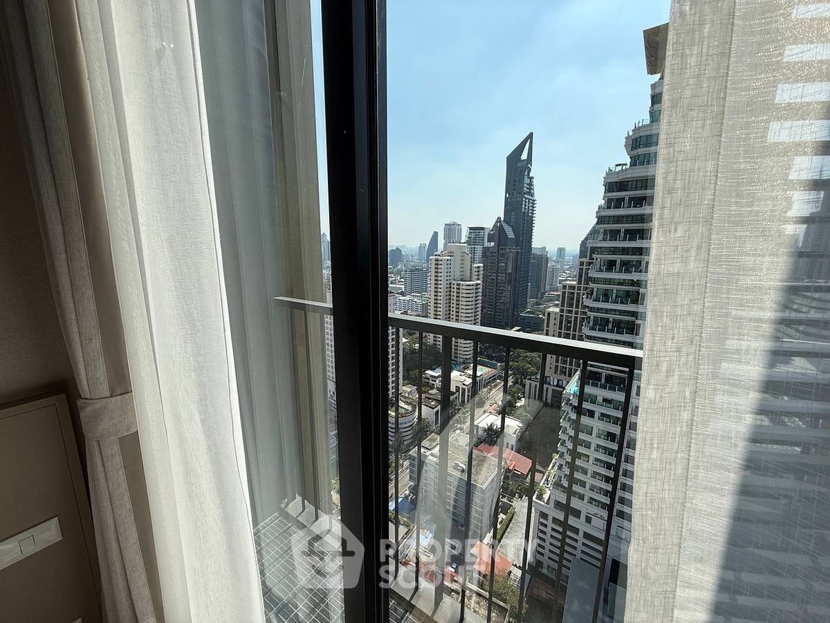 picture 30 Sqm 1-BR Noble State 39, 30th-Floor Near BTS Phrom Phong (400m) (ID 1946045) - 8/11