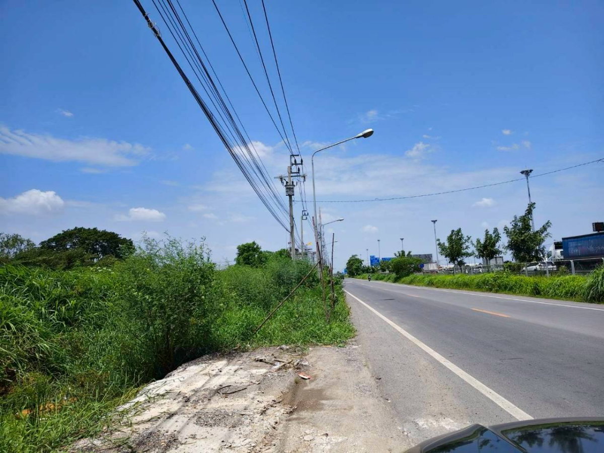 รูป ซื้อเวลาชีวิตคืนมา... กับที่ดินถมแล้วติดถนนเลียบมอเตอร์เวย์ ใกล้ทางด่วนจตุโชติ แค่อึดใจ! - รูปที่ 2/5