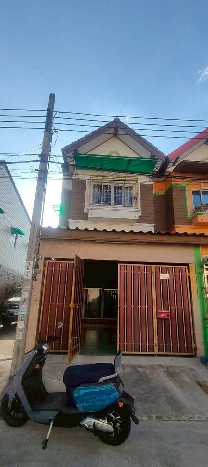 picture 2-story townhouse for sale, corner unit - 1/10