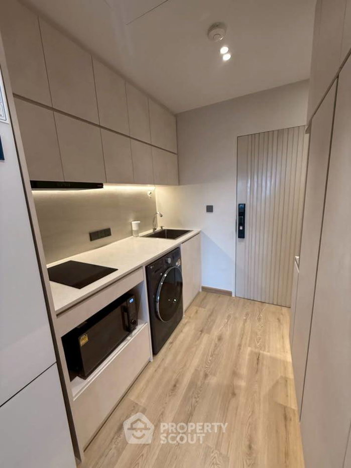 picture 2-BR Condo For Sale At Silom Suite Condominium, 60m To BTS Saint Louis (ID 3107541) - 13/15