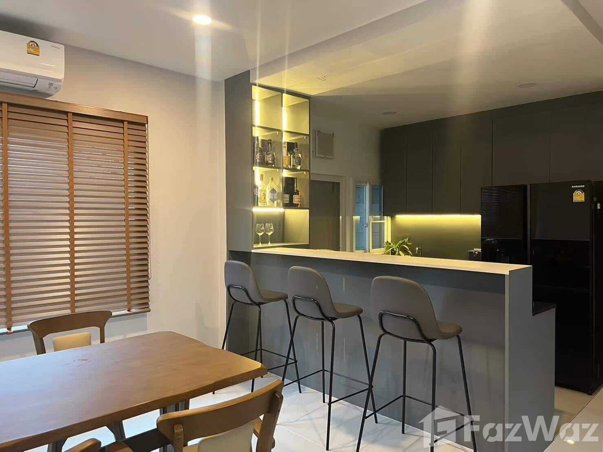 picture 4 Bedroom House for sale at Centro Rama 9-Motorway 2 1717998 - 3/17